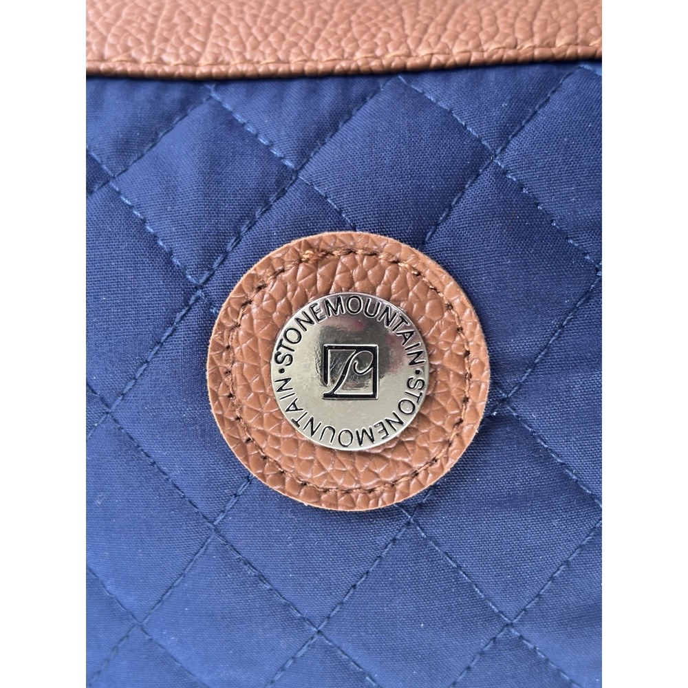 Stone Mountain Quilted Crossbody Bag Navy New With Tags - Picture 3 of 4